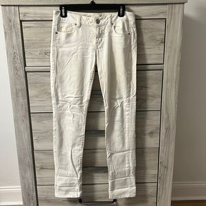 American Eagle Size 2 Stretch White Jeans